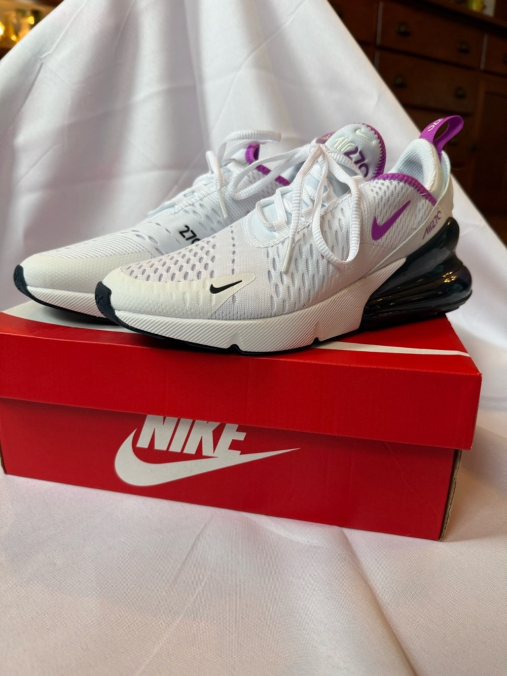 Nike White & Fuchsia Dream Air Max 270 (GS) Box Label